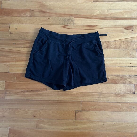 32 Cool black shorts - Picture 1 of 2